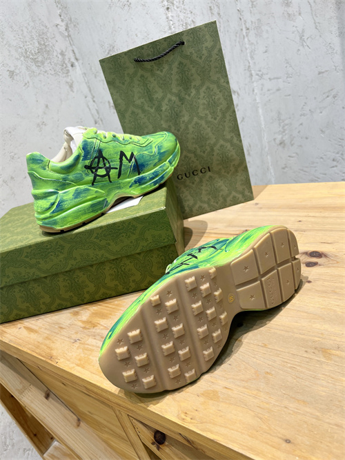 Gucci Clunky Sneaker-237