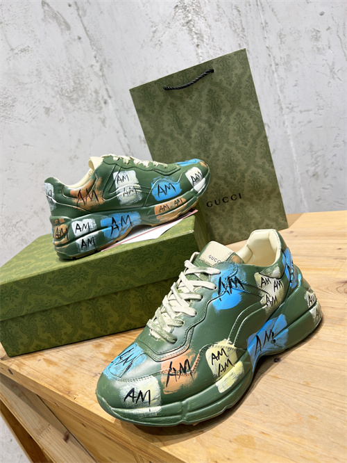 Gucci Clunky Sneaker-239