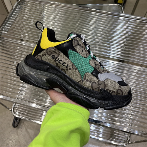 Gucci Clunky Sneaker-262