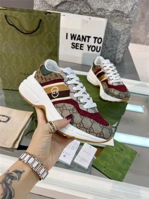 Gucci Clunky Sneaker-313