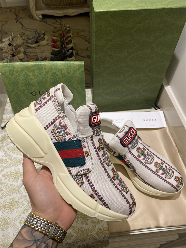 Gucci Clunky Sneaker-340