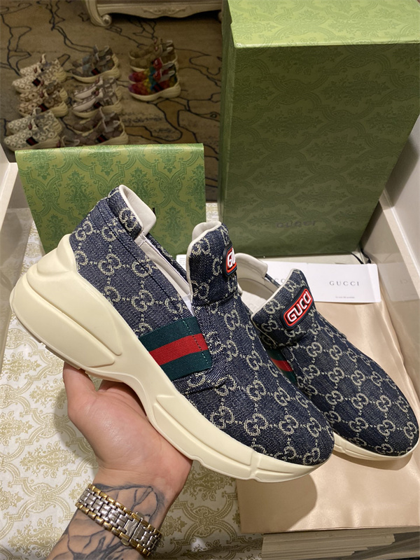 Gucci Clunky Sneaker-343