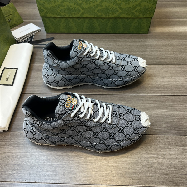 Gucci Clunky Sneaker-365