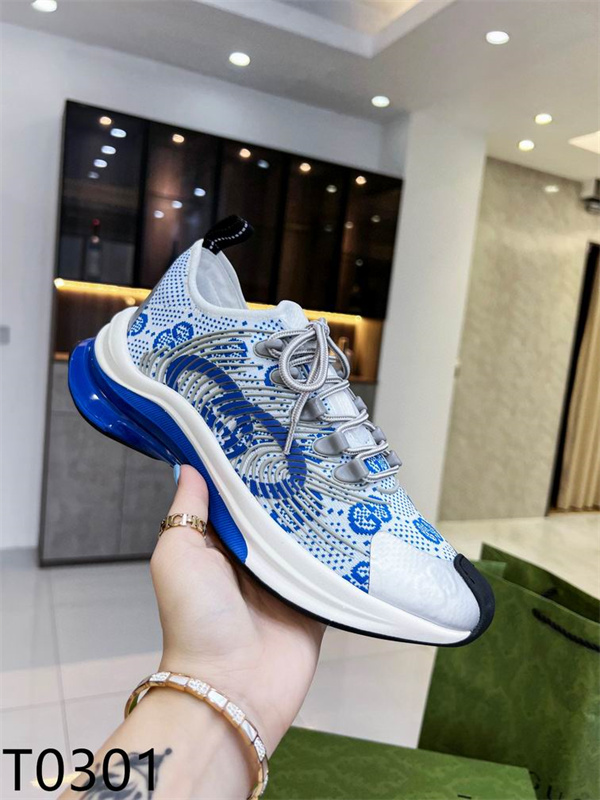 Gucci Clunky Sneaker-401