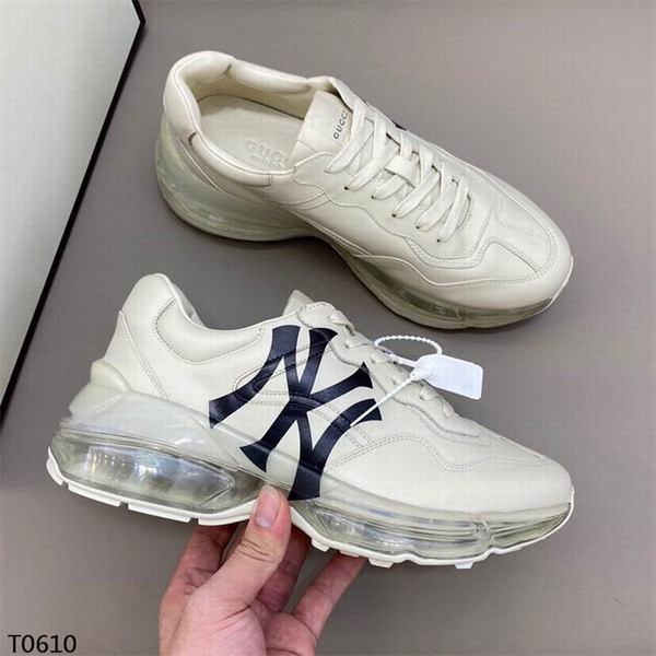 Gucci Clunky Sneaker-049