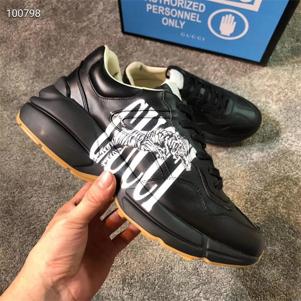 Gucci Clunky Sneaker-088