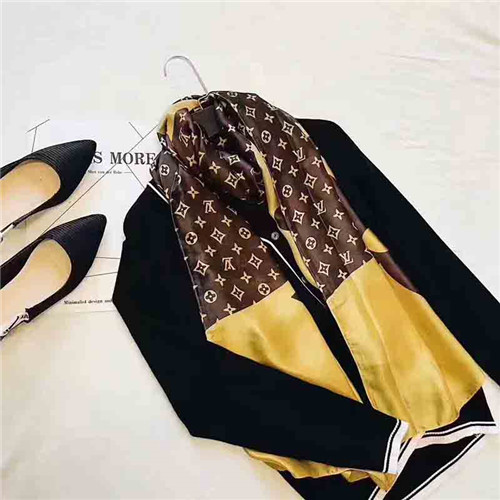 LV-Silk Scarf-020