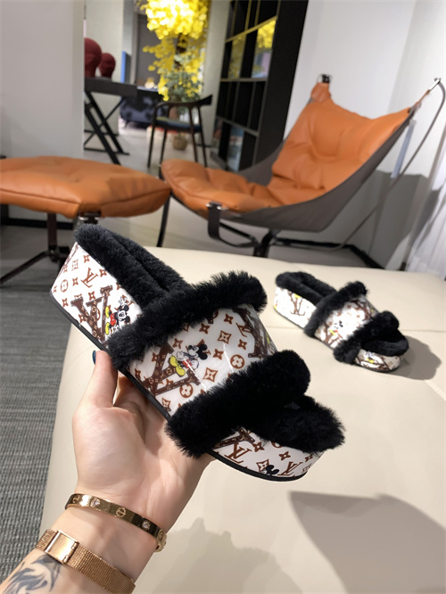 LV Sandal-W-320