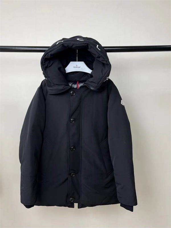 Moncler Down Jacket-M-020