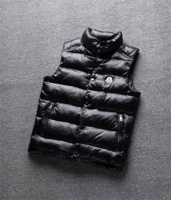 Moncler Down Jacket-M-079
