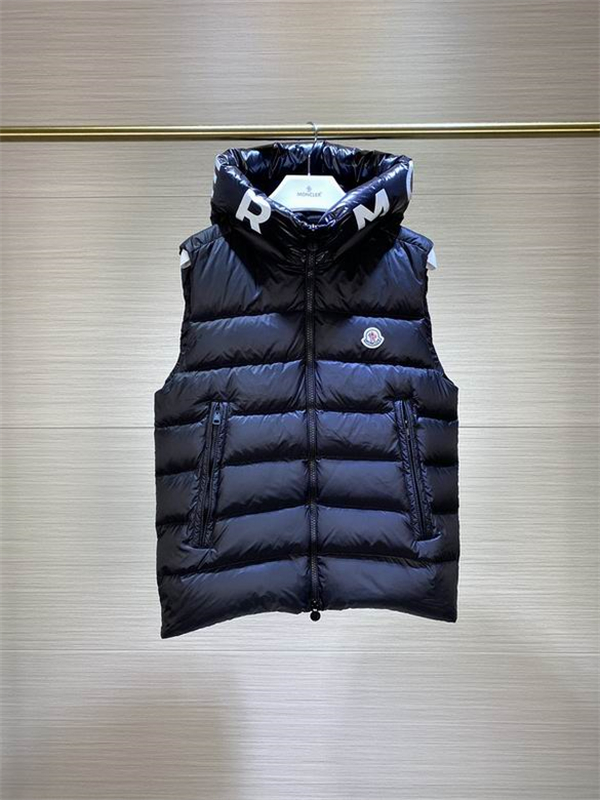 Moncler Down Jacket-M-080