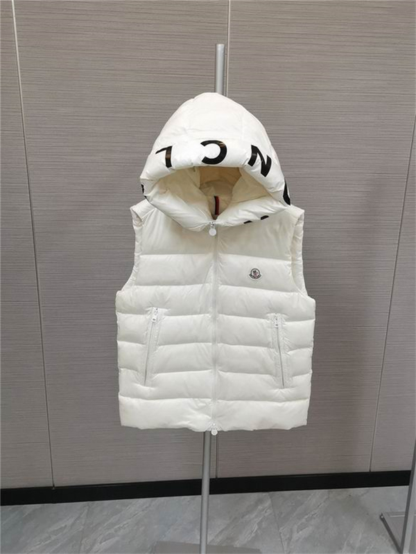 Moncler Down Jacket-M-081