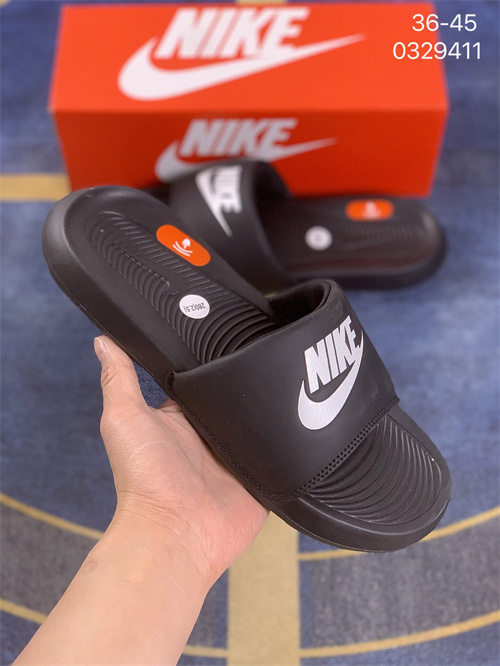 NIKE Hydro-0055
