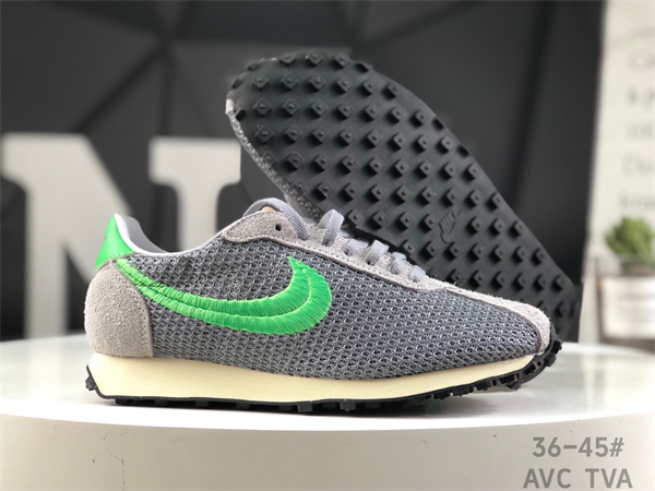 NIKE LDWAFFLE SACAI-W-0103