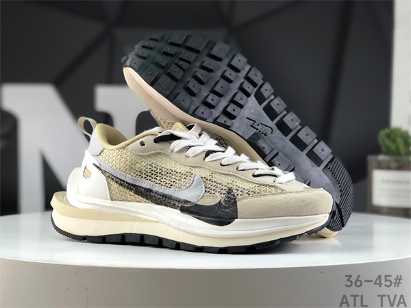NIKE LDWAFFLE SACAI-W-0100