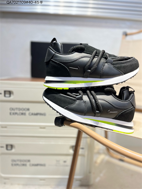 NIKE LDWAFFLE SACAI-M-0112