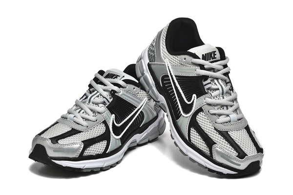 Nike ZOOM VOMERO 5-M-0017