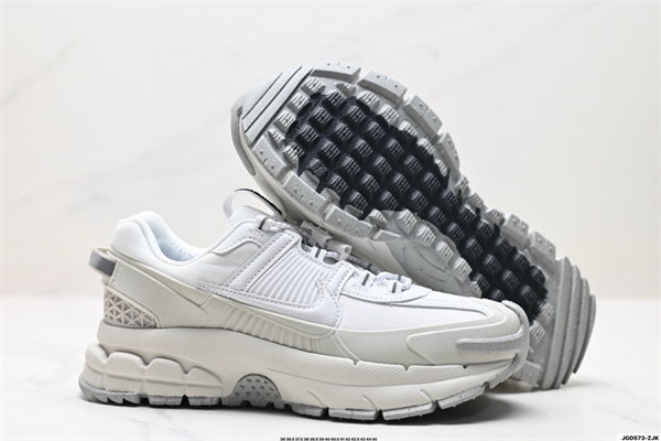 Nike ZOOM VOMERO 5-W-0002