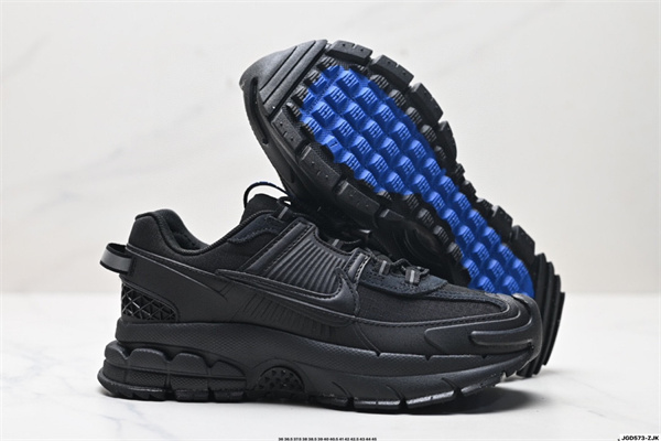 Nike ZOOM VOMERO 5-W-0003