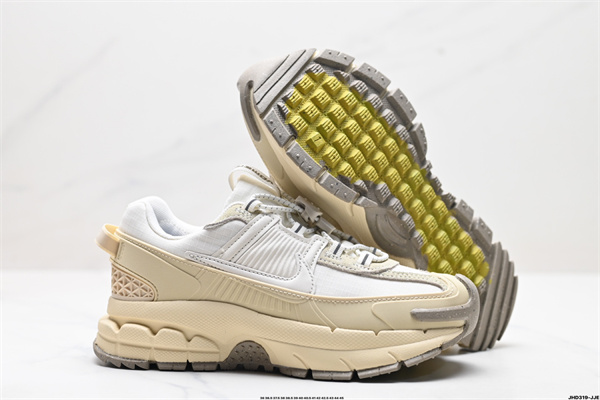 Nike ZOOM VOMERO 5-M-0012