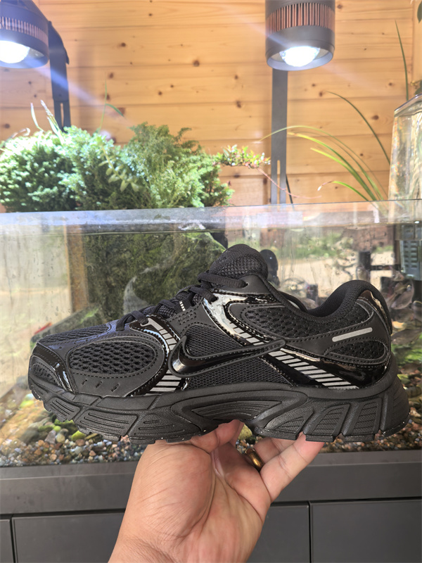 Nike ZOOM VOMERO 5-W-0020