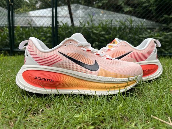 Nike ZOOM VOMERO 5-W-0028