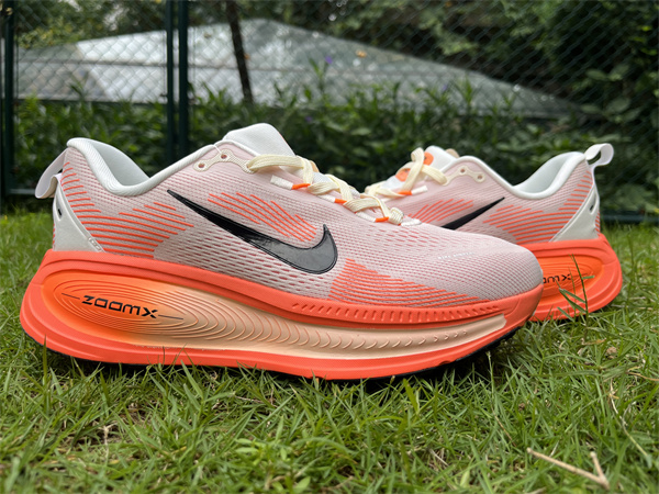 Nike ZOOM VOMERO 5-W-0029