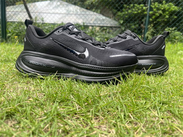 Nike ZOOM VOMERO 5-W-0030