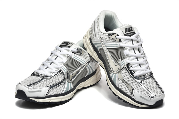 Nike ZOOM VOMERO 5-M-0011