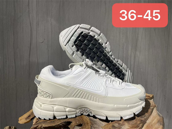 Nike ZOOM VOMERO 7-M-0013