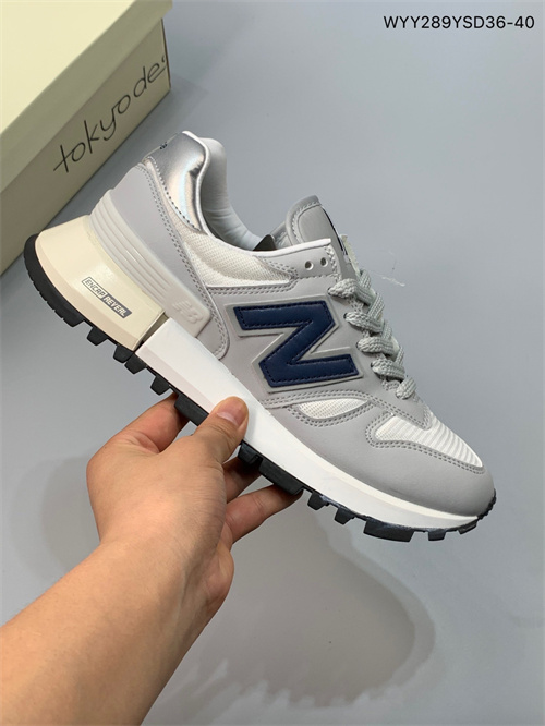 New Balance Shoes-W-222