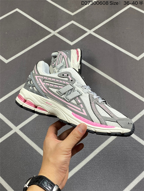 New Balance Shoes-W-1272