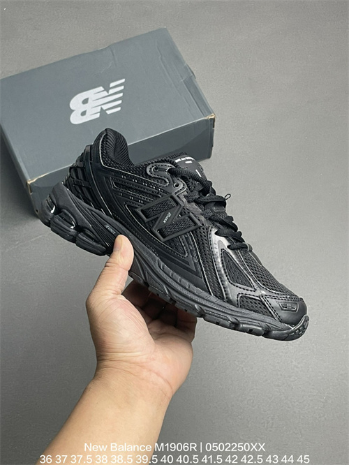 New Balance Shoes-M-1174