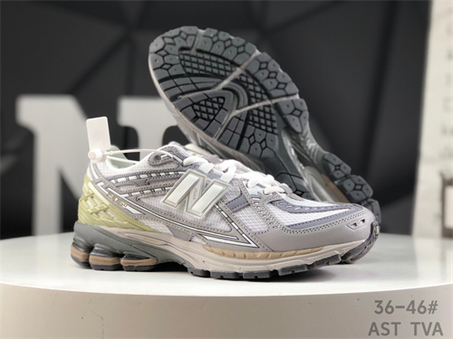 New Balance Shoes-W-1352