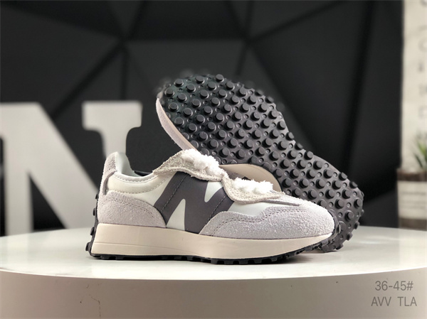 New Balance Shoes-W-2033