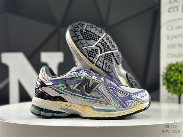 New Balance Shoes-W-2324