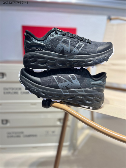 New Balance Shoes-M-0700