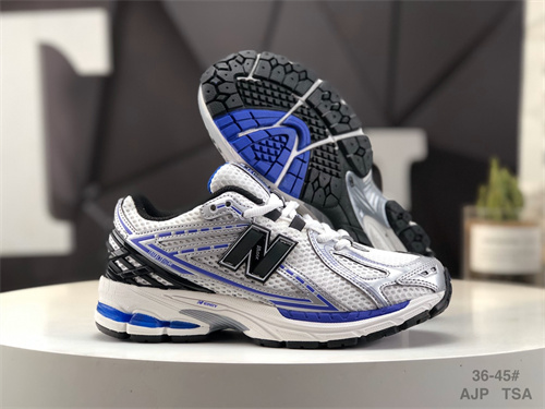 New Balance Shoes-W-0798