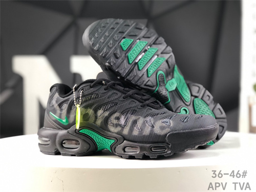 Nike Air Max Plus DRIFT-W-0010
