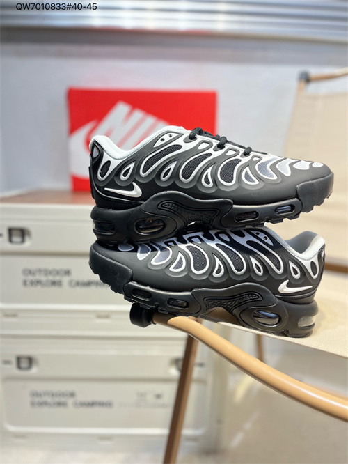 Nike Air Max Plus DRIFT-W-0005