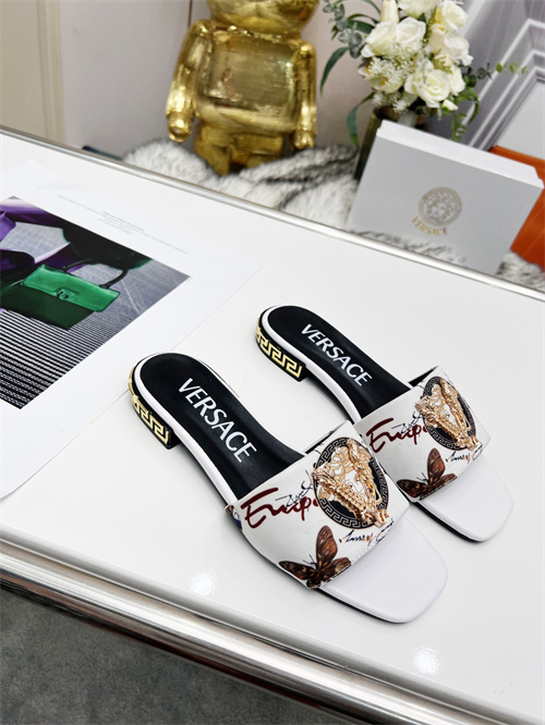 Versace Sandal-W-124