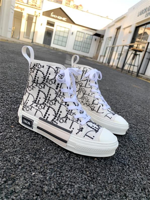 Dior Shoes-W-303