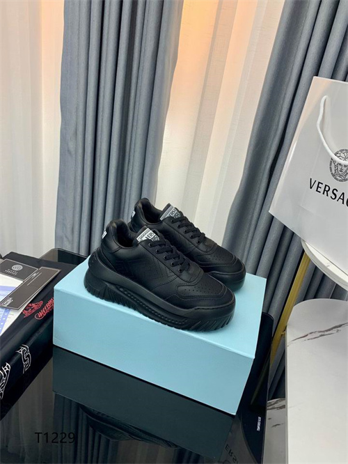 Versace(AAA)Shoes-M-882